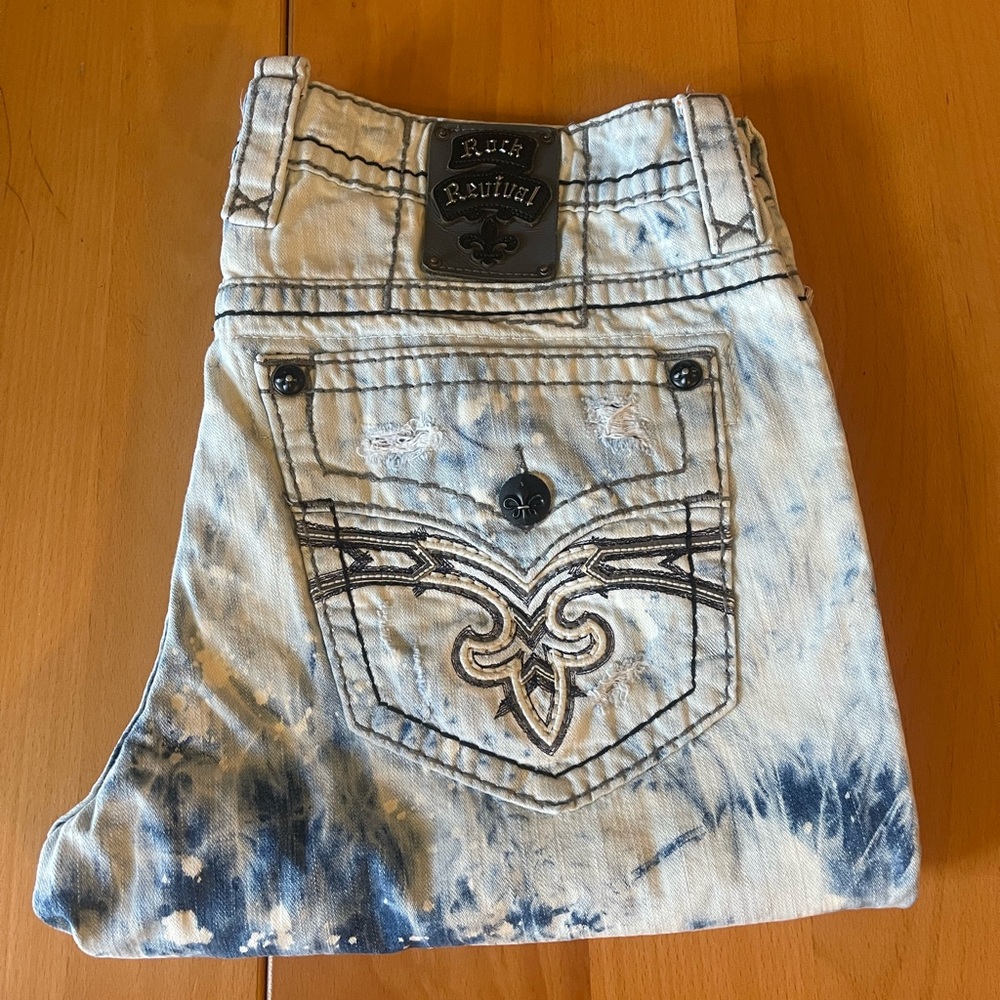 Men's Rock Revival Acid Wash Shorts.EUC..